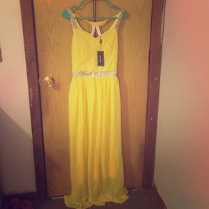 Yellow Fancy Formal prom dress size medium